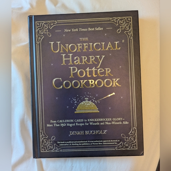 Other - The Unofficial Harry Potter Cookbook - Black and Gold